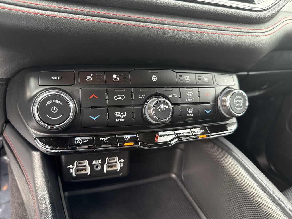 Used 2024 Dodge Durango GT image 30