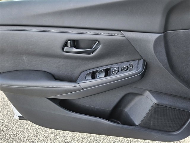 Used 2025 Nissan Sentra S image 27