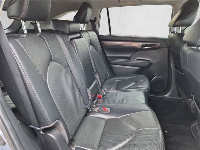 Used 2021 Toyota Highlander Limited AWD/4WD image 20
