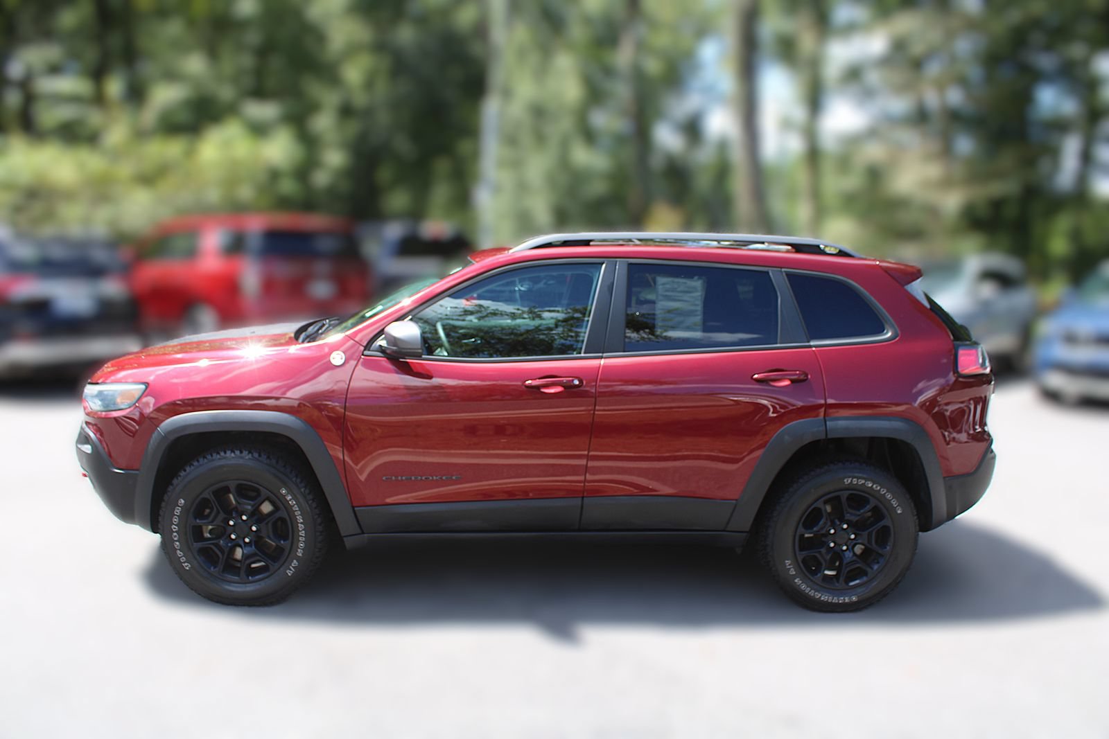 Used 2021 Jeep Cherokee Trailhawk w/ Sun, Sound & Nav Group AWD/4WD image 5