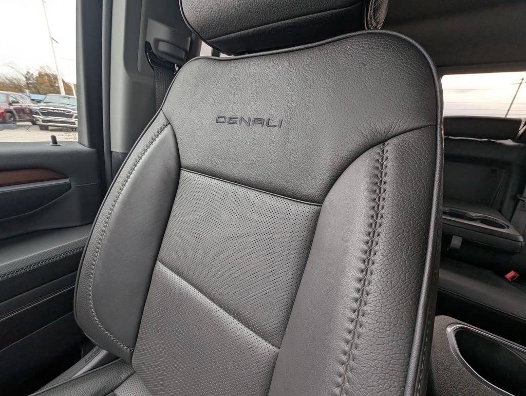 Used 2024 GMC Sierra 2500 Denali w/ Denali Reserve Package image 16