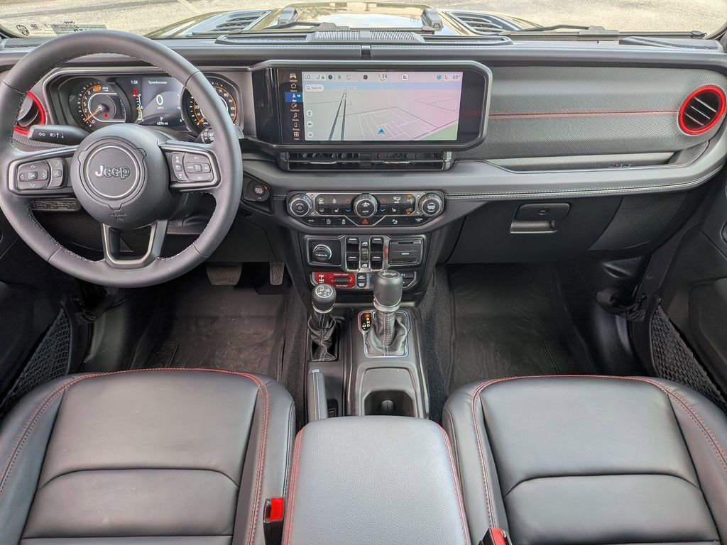 Used 2025 Jeep Wrangler Unlimited Rubicon image 10