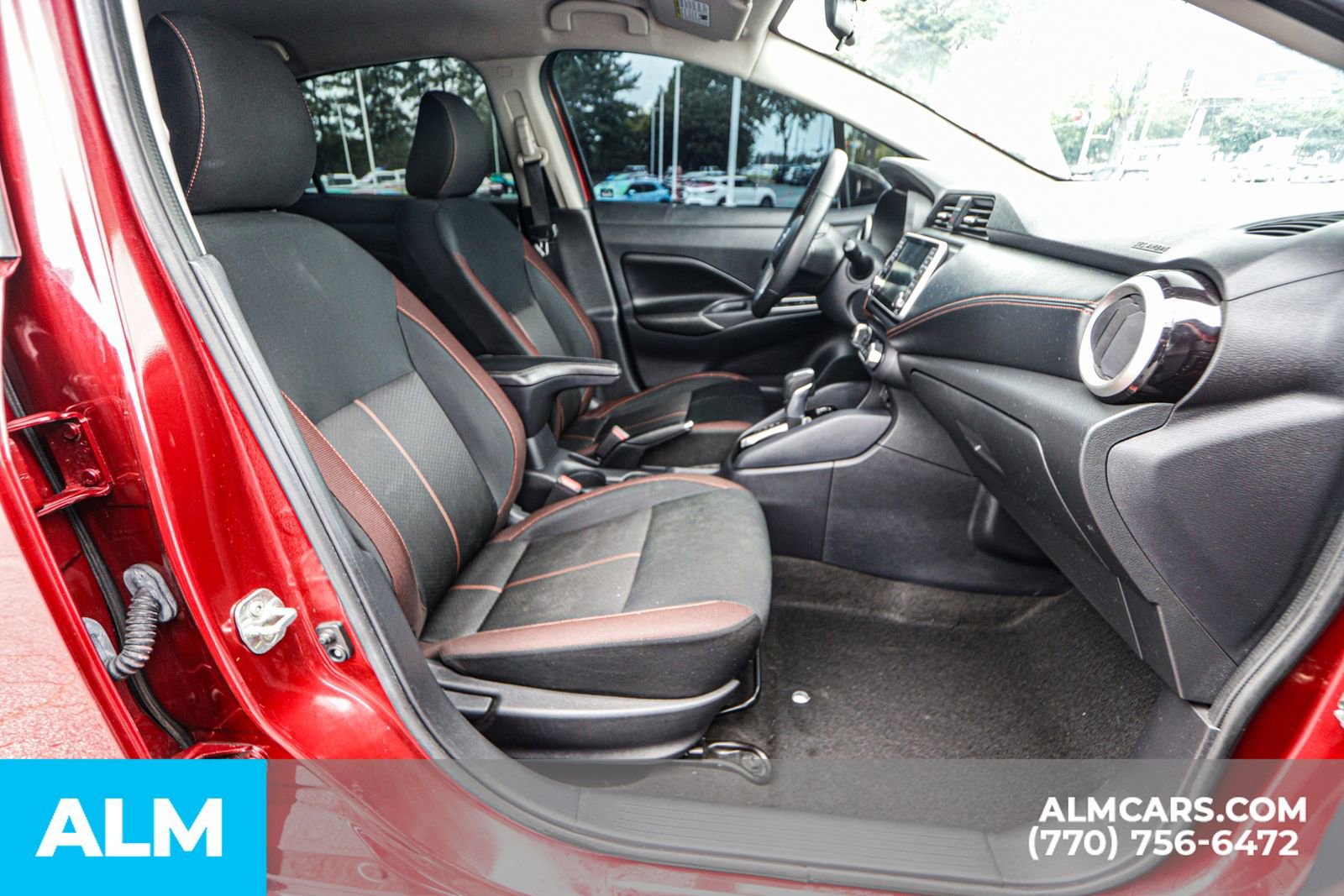 Used 2020 Nissan Versa SR w/ Convenience Package image 24