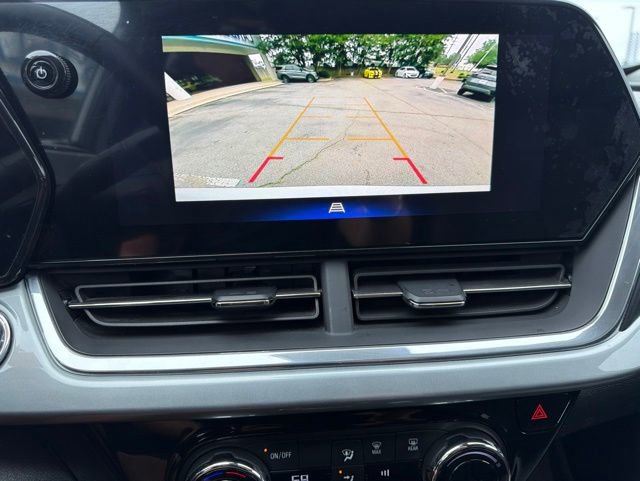 Used 2024 Chevrolet Trax LT w/ Driver Confidence Package FWD image 14