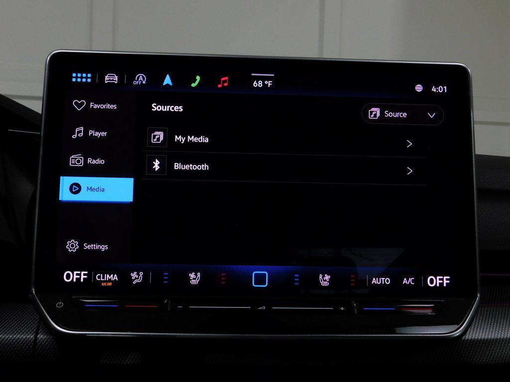 Used 2025 Volkswagen Golf image 70