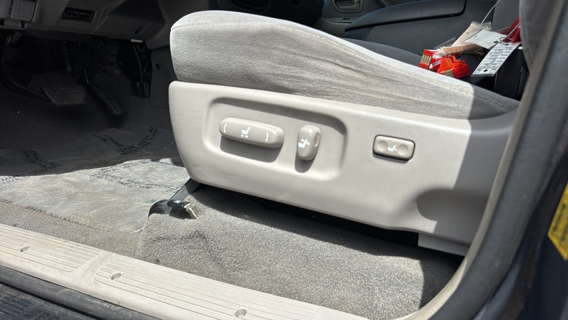 Used 2006 Toyota Sequoia SR5 RWD image 21