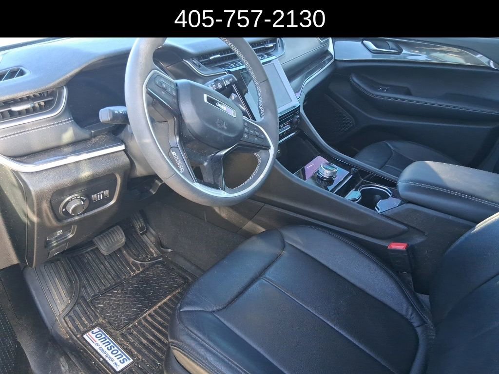 Used 2023 Jeep Grand Cherokee L Laredo w/ Trailer Tow Group (B) image 5