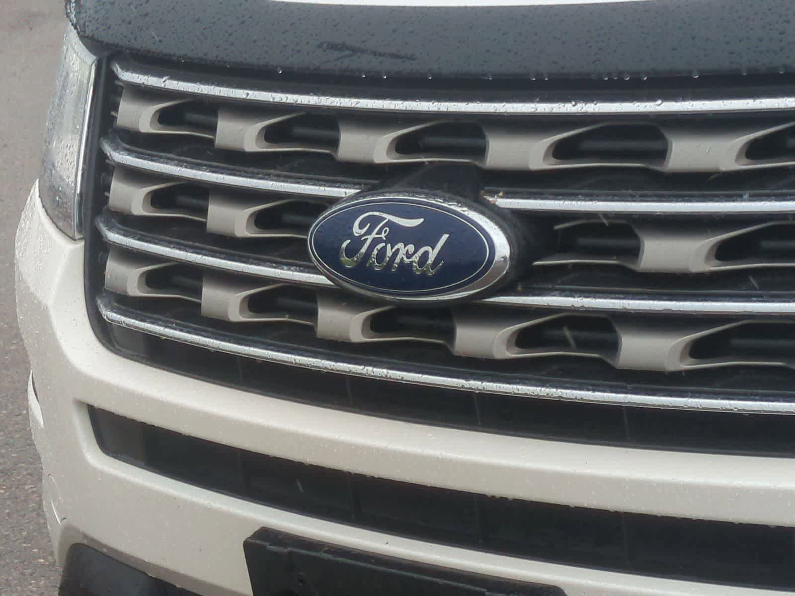 Used 2017 Ford Explorer XLT AWD/4WD image 12