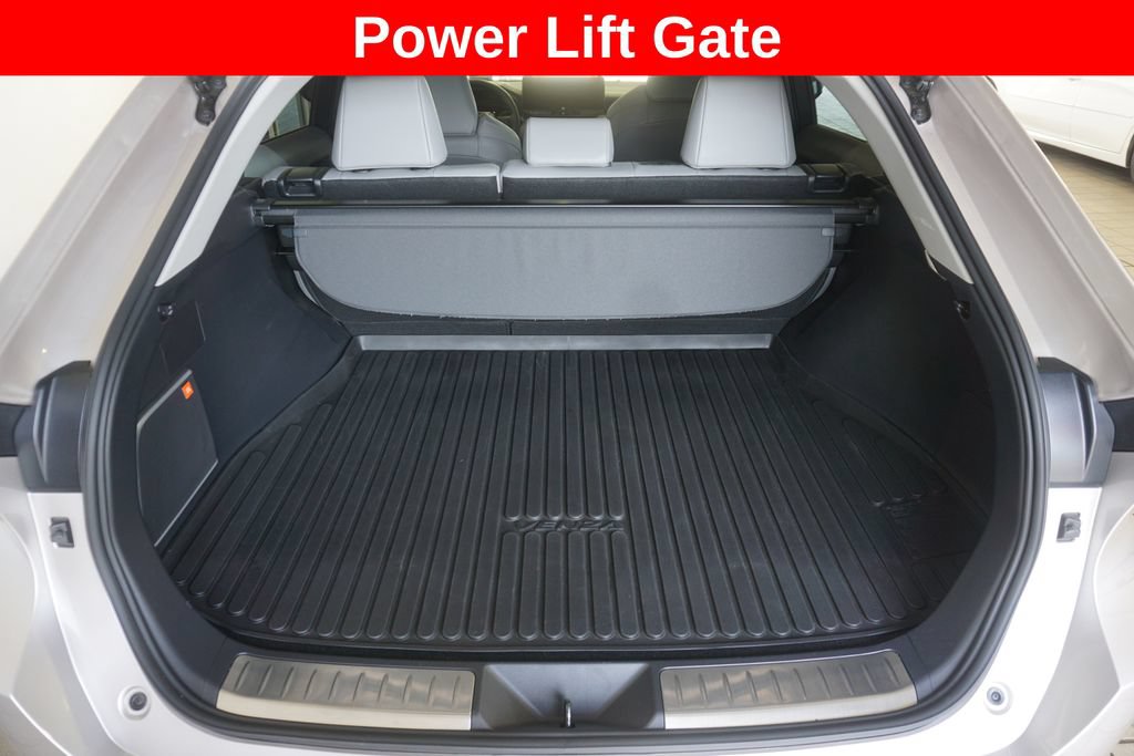 Certified 2024 Toyota Venza XLE AWD/4WD image 17