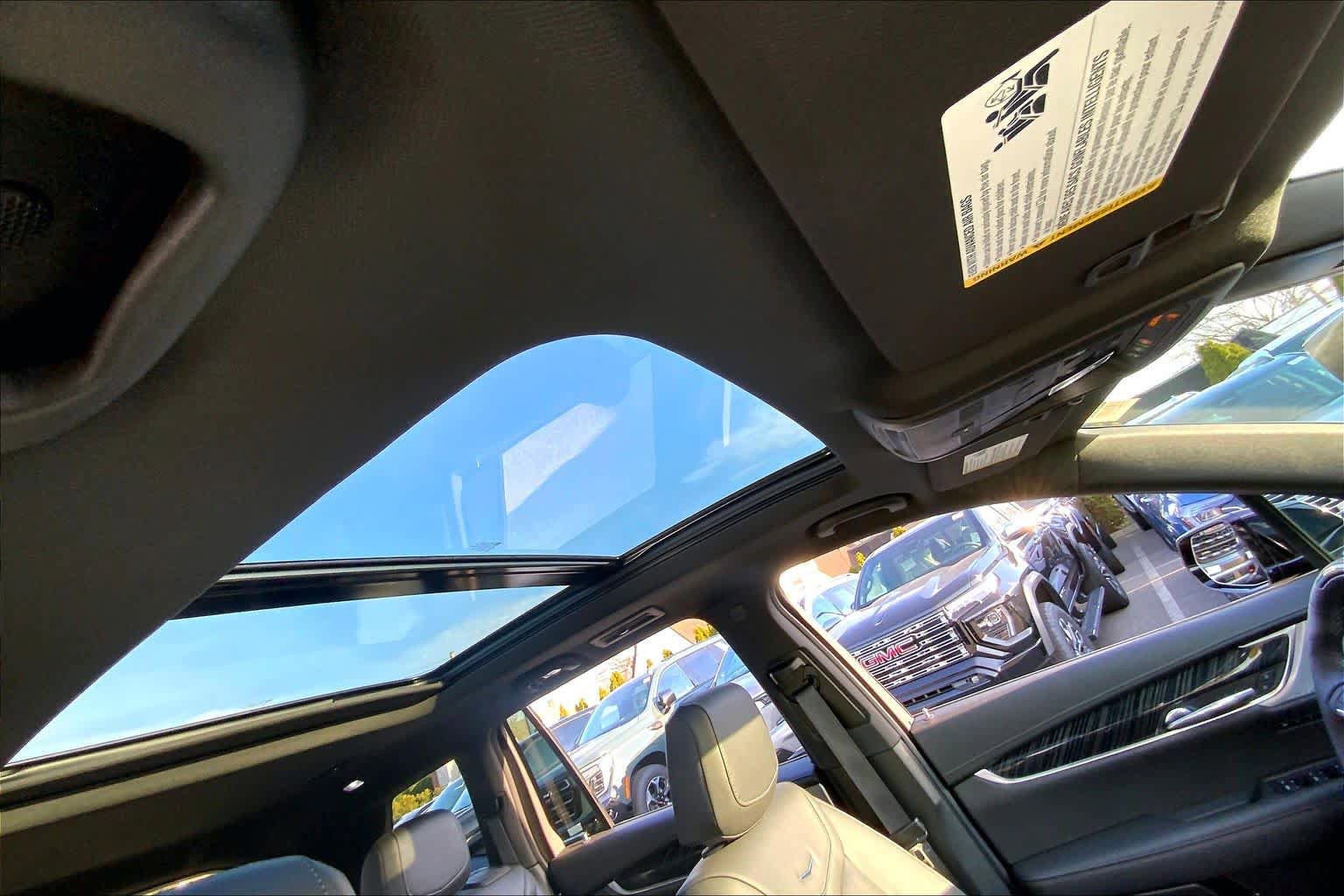 Used 2025 Cadillac XT6 Premium Luxury w/ Technology Package image 19