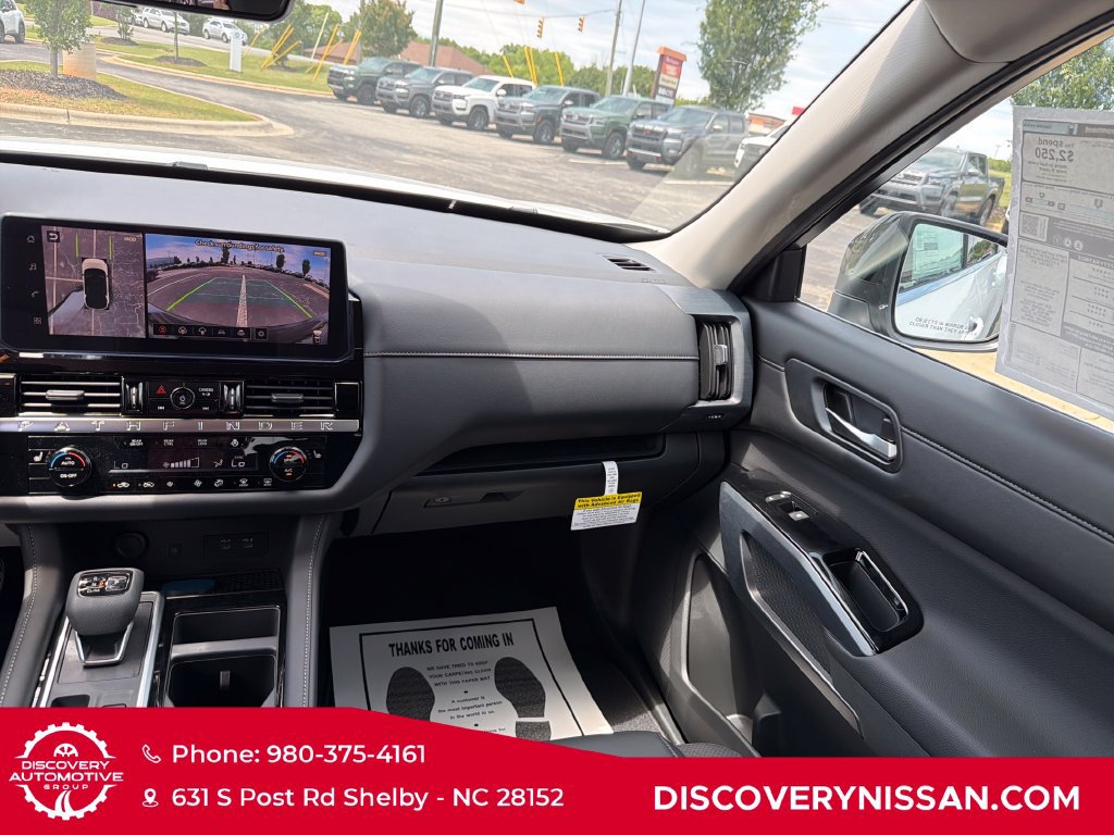 New 2026 Nissan Pathfinder SL FWD image 32