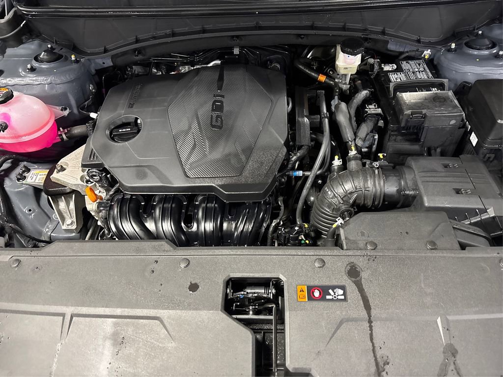 Certified 2025 Hyundai Tucson SE image 13