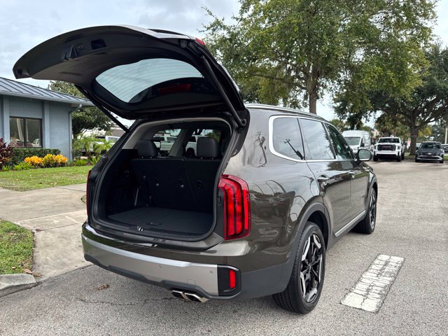 Used 2025 Kia Telluride S FWD image 18