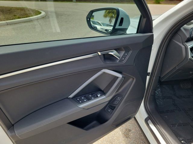 Certified 2025 Audi Q3 2.0T Premium w/ Convenience Package image 18