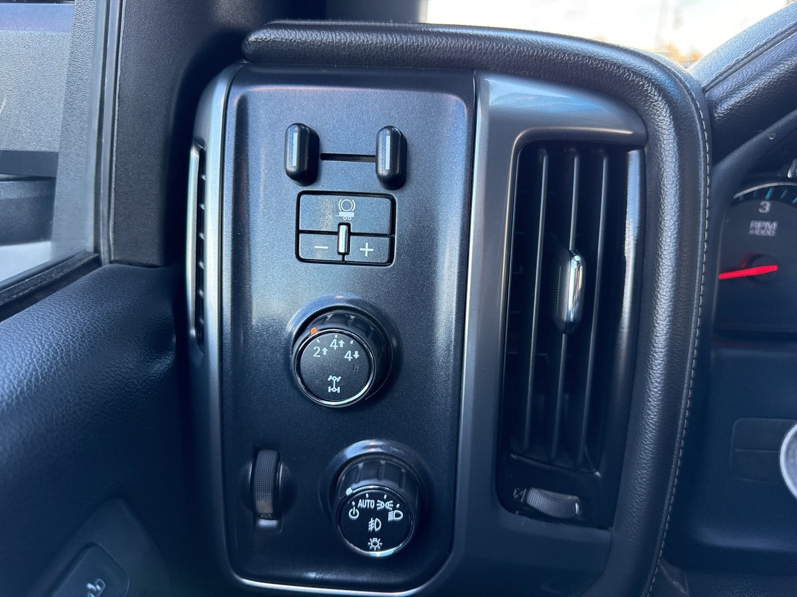 Used 2016 Chevrolet Silverado 2500 LTZ w/ LTZ Plus Package image 34