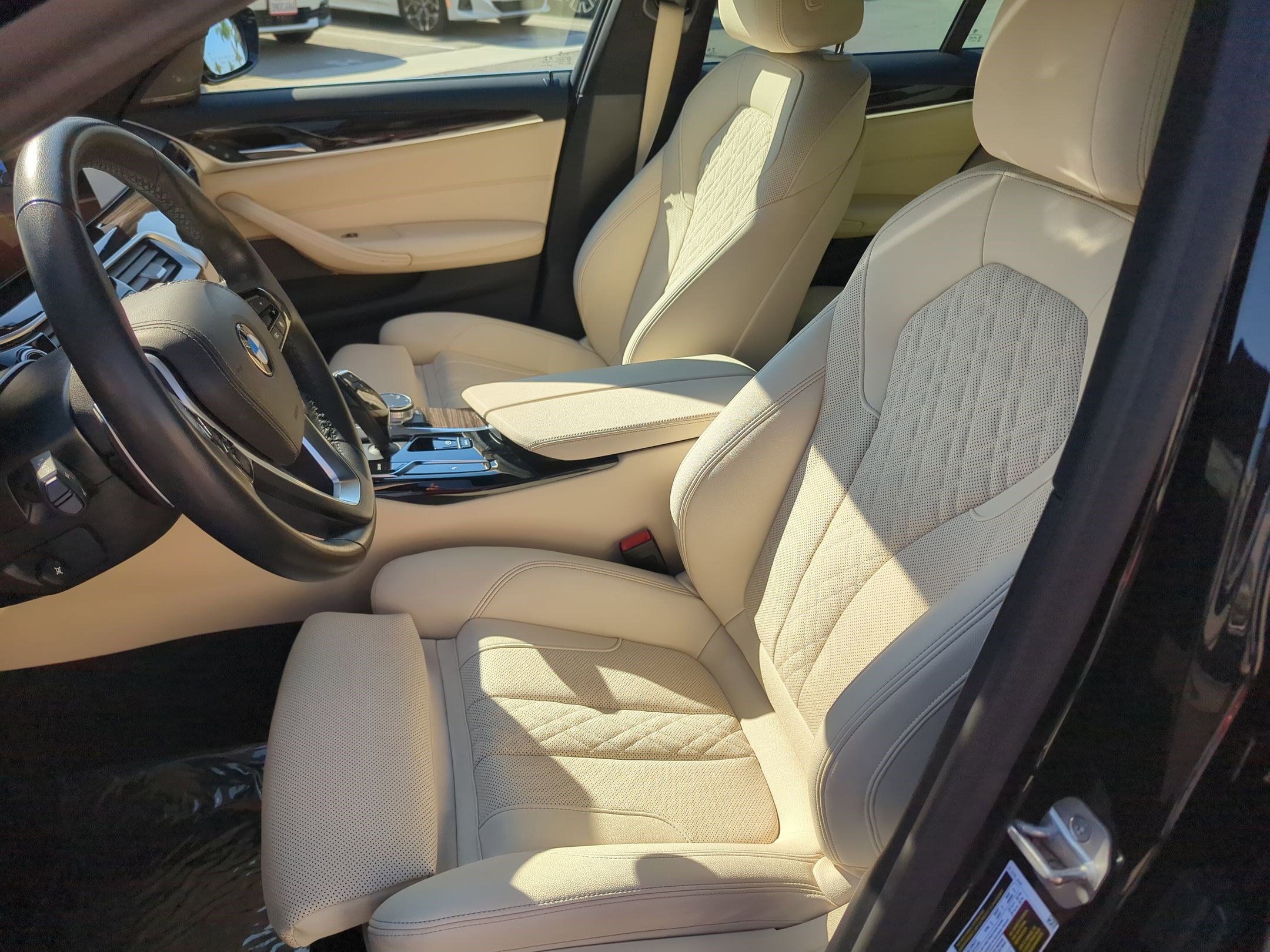 Used 2023 BMW 530i w/ Premium Package image 16