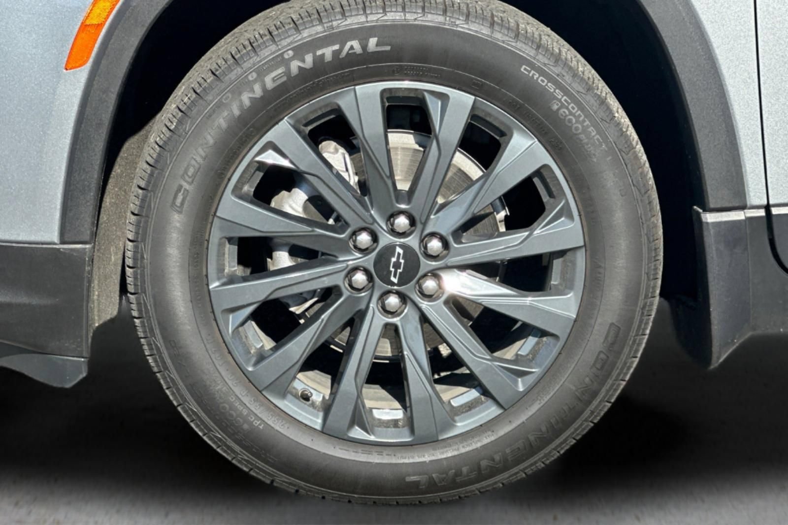 Used 2023 Chevrolet Traverse RS AWD/4WD image 25