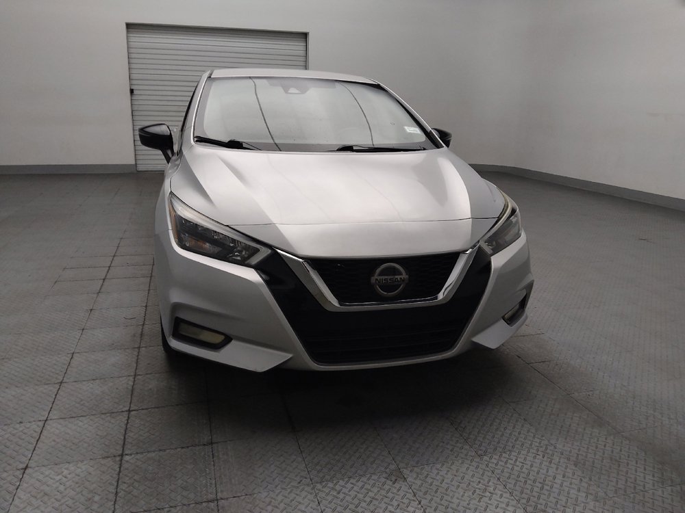 Used 2020 Nissan Versa SR FWD image 14