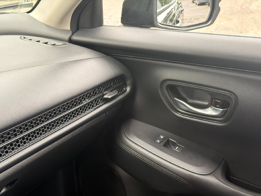 Used 2024 Honda HR-V LX image 28