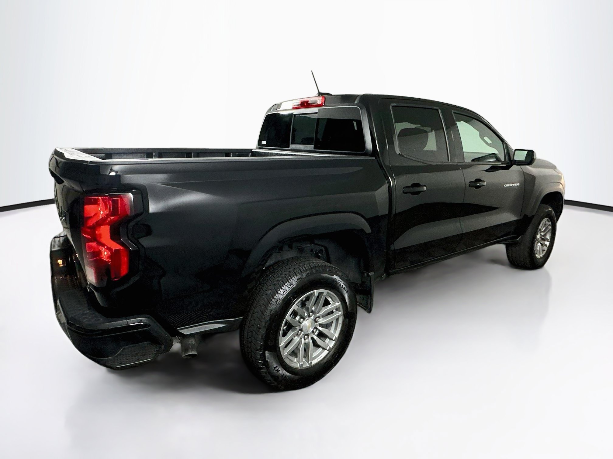 Used 2024 Chevrolet Colorado LT w/ LT Convenience Package II RWD image 9