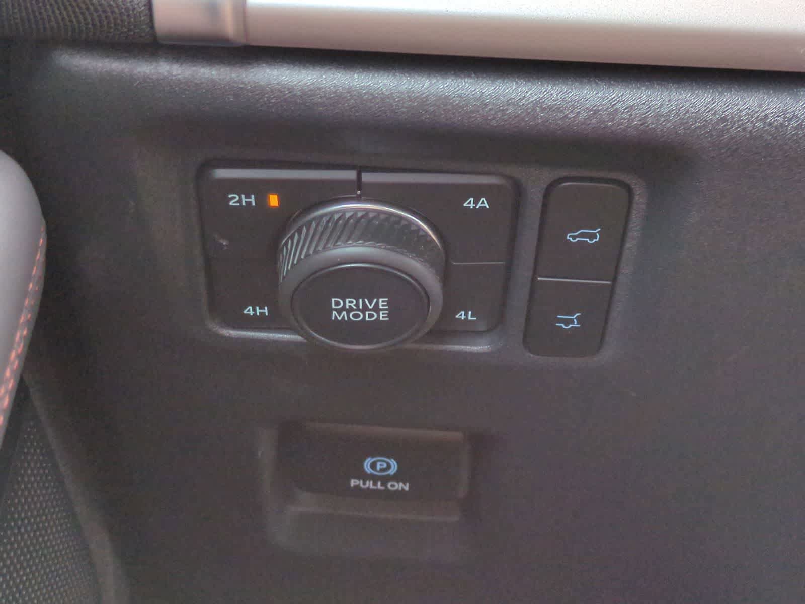Used 2025 Ford Expedition Active AWD/4WD image 28