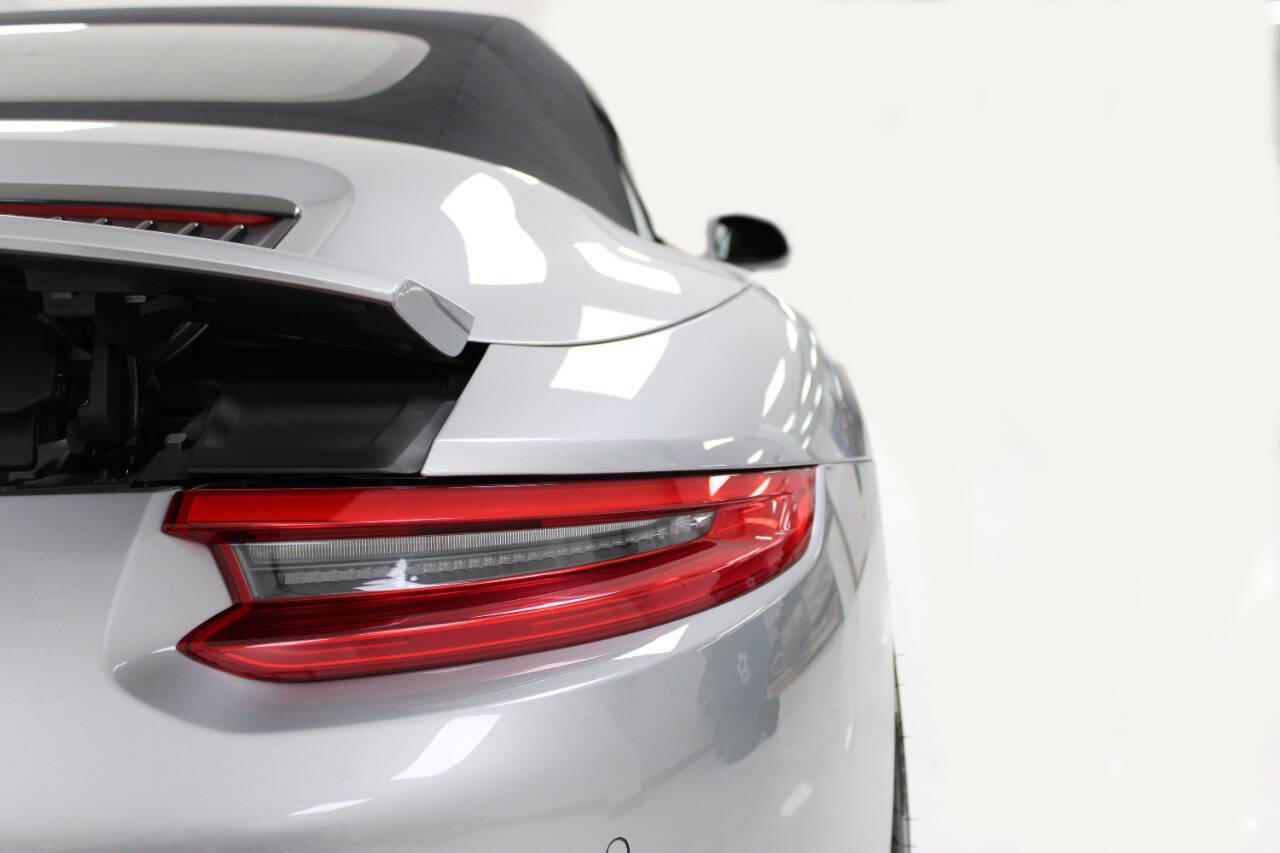 Used 2017 Porsche 911 Carrera image 15