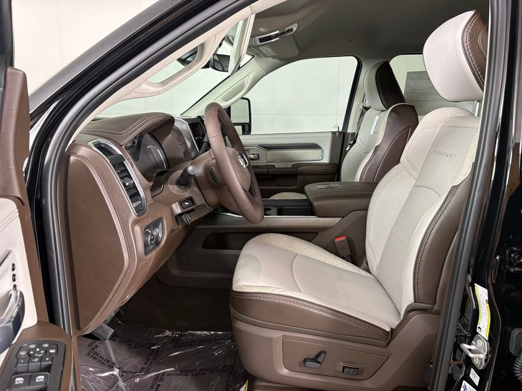 New 2026 RAM 2500 Laramie AWD/4WD image 16