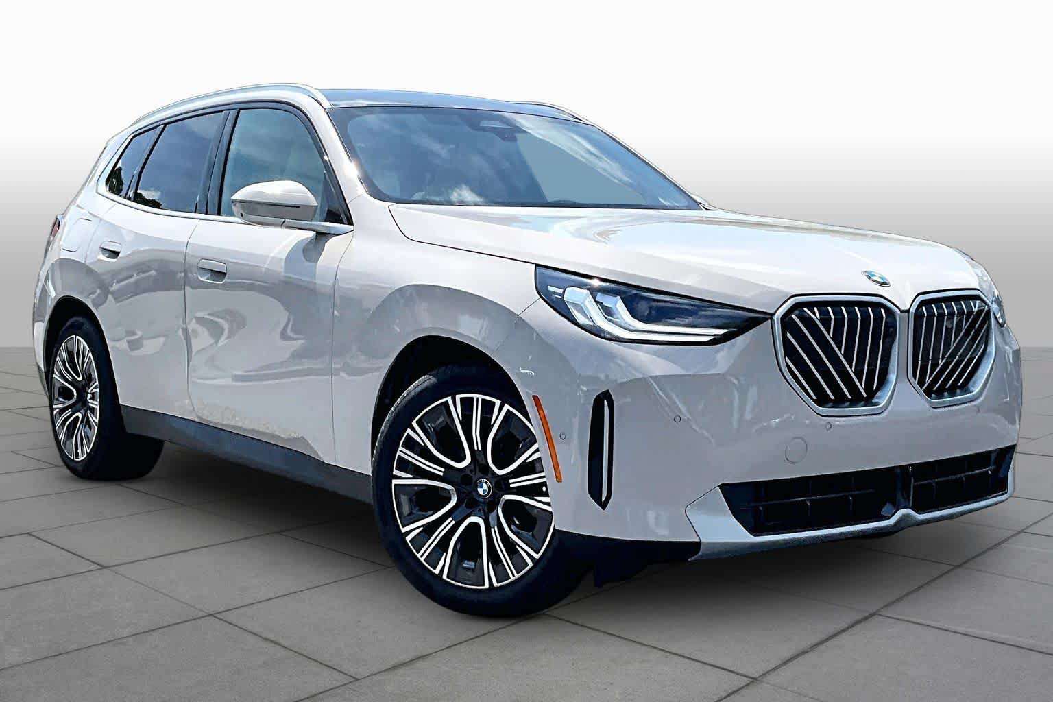 Used 2025 BMW X3 xDrive30i w/ Premium Package AWD/4WD image 3