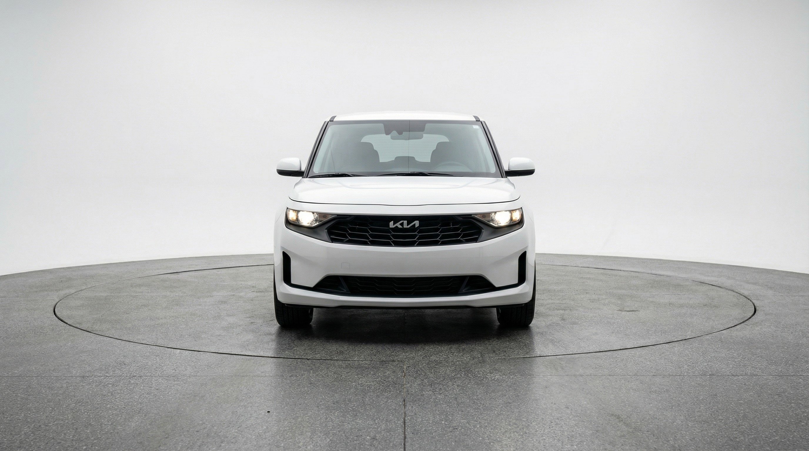 Used 2025 Kia Soul LX w/ LX Technology Package image 2