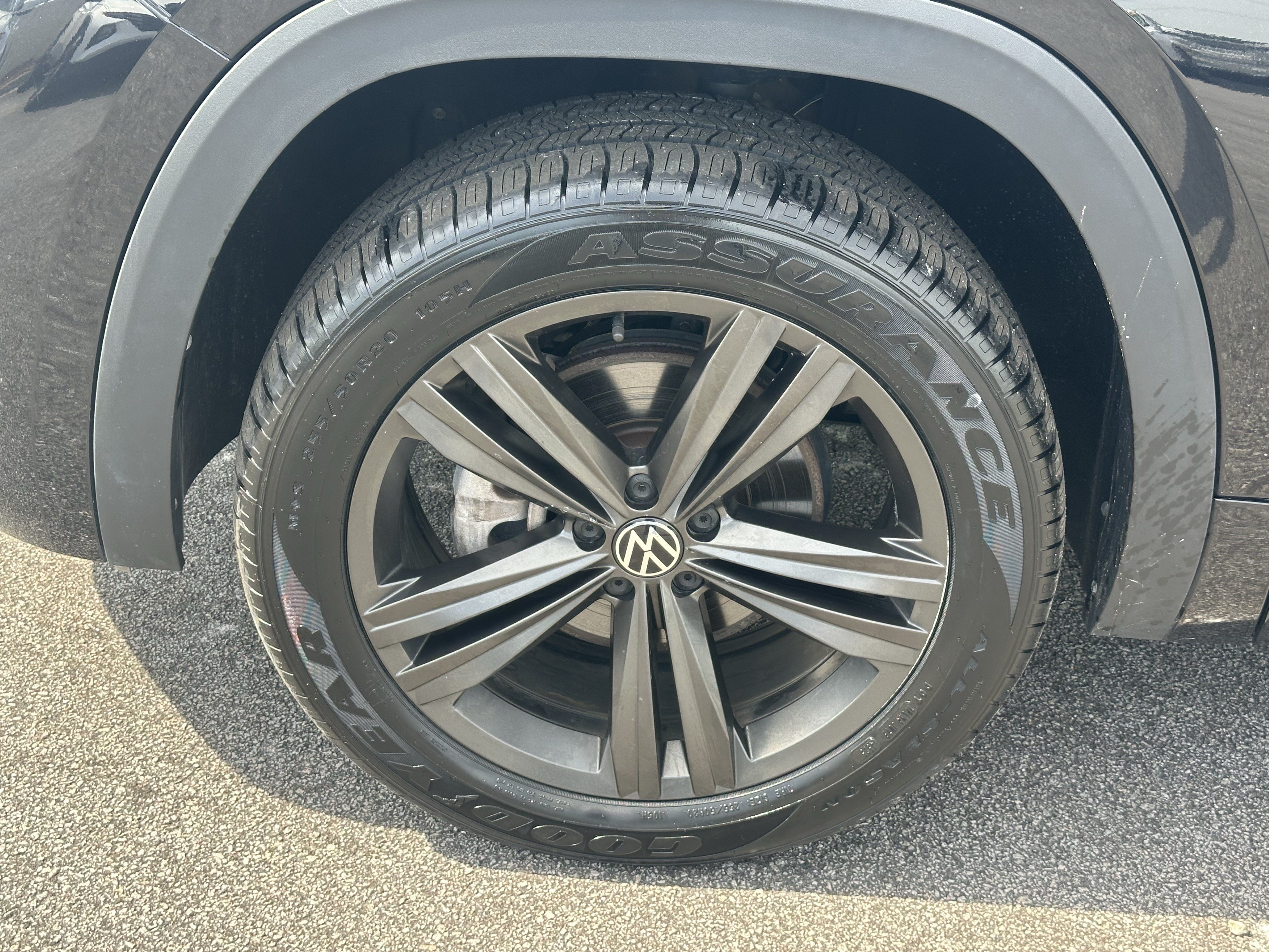 Used 2022 Volkswagen Atlas SEL R-Line AWD/4WD image 11