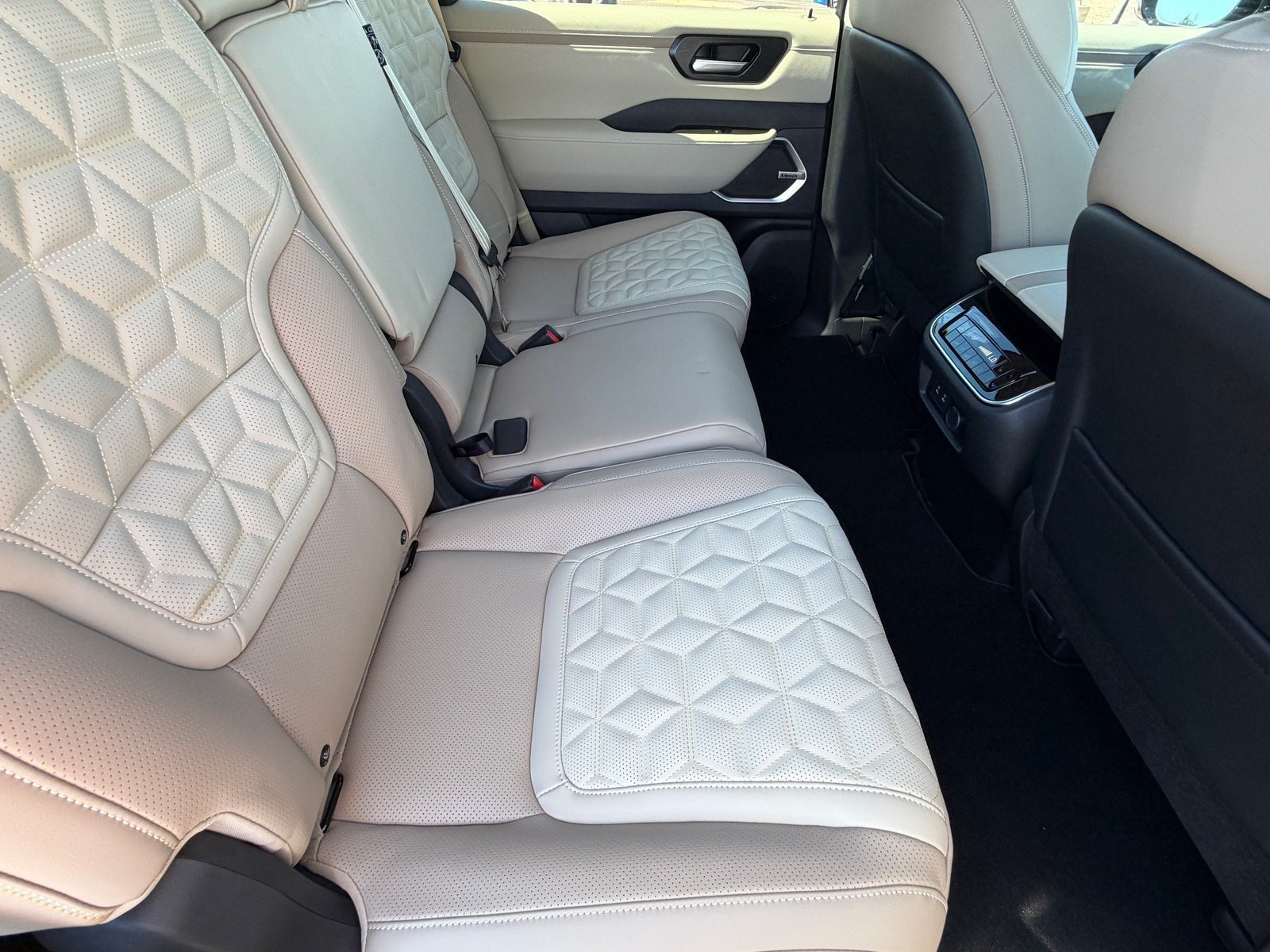 New 2027 Nissan Armada Platinum AWD/4WD image 12
