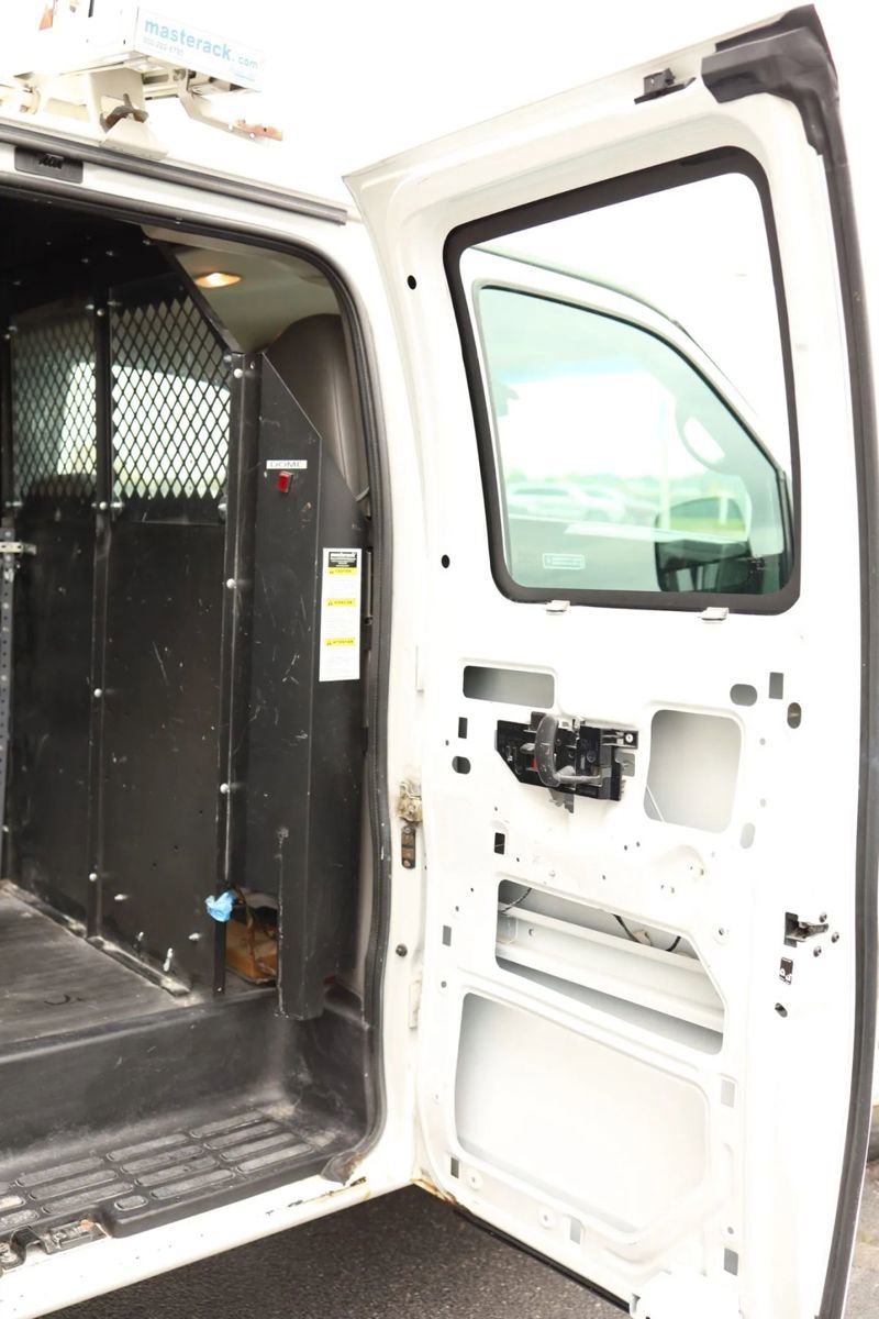 Used 2013 Chevrolet Express 2500 image 38