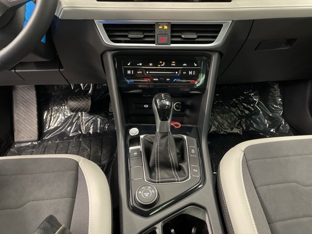 New 2026 Volkswagen Taos SE image 22