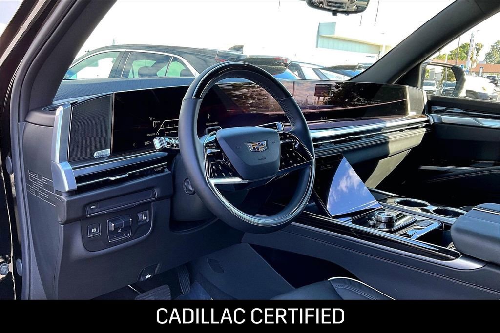 Certified 2025 Cadillac Escalade ESV Premium Luxury RWD image 16