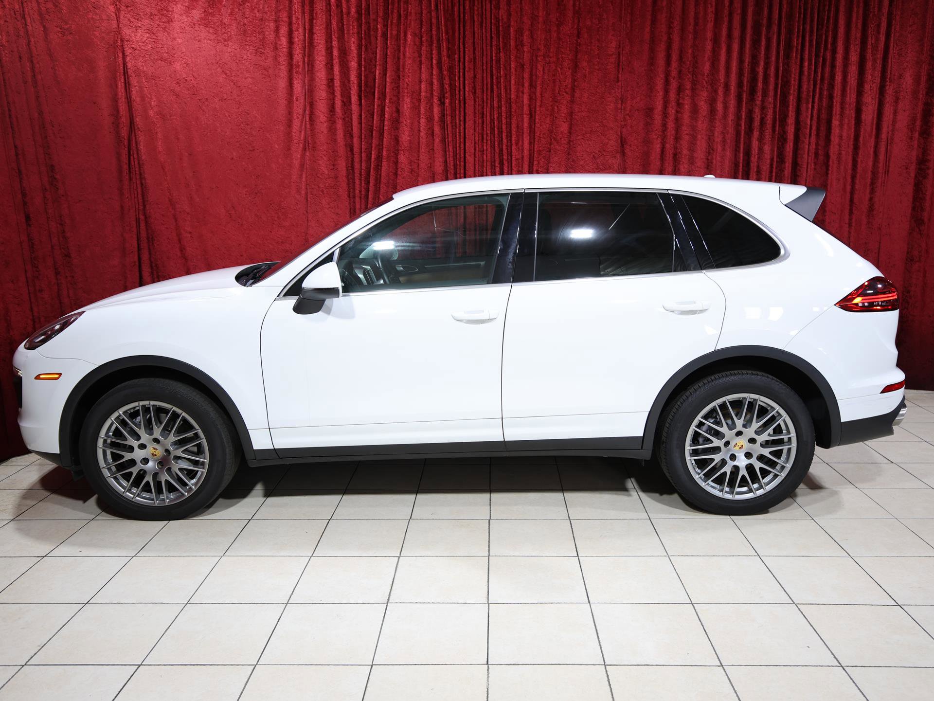 Used 2017 Porsche Cayenne image 4