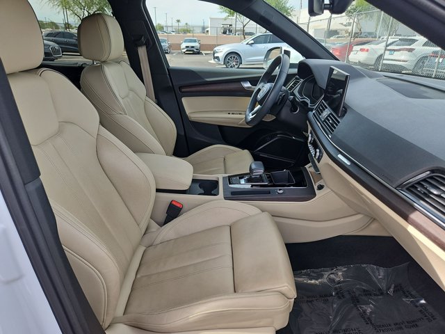 Used 2024 Audi Q5 e Premium Plus w/ Premium Plus Package AWD/4WD image 25
