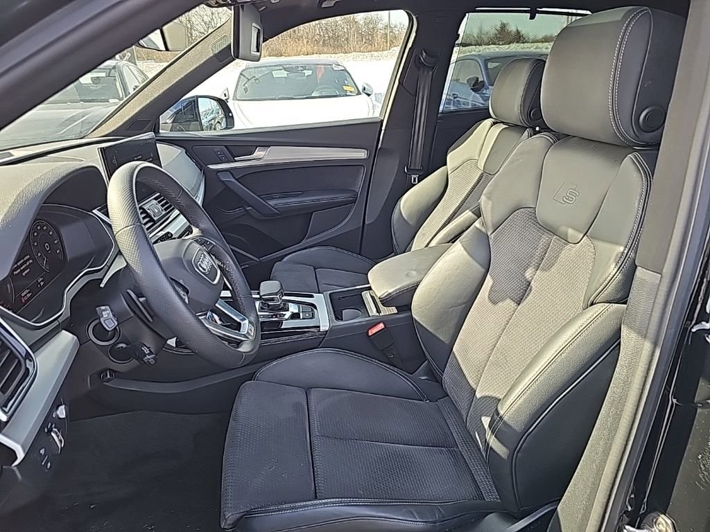 Used 2024 Audi Q5 e Prestige w/ Prestige Package image 3