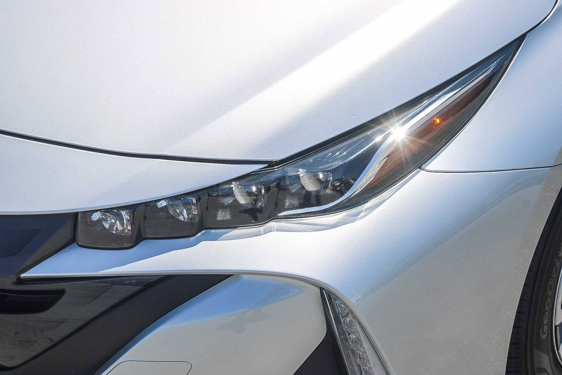 Certified 2017 Toyota Prius Prime Premium FWD image 5