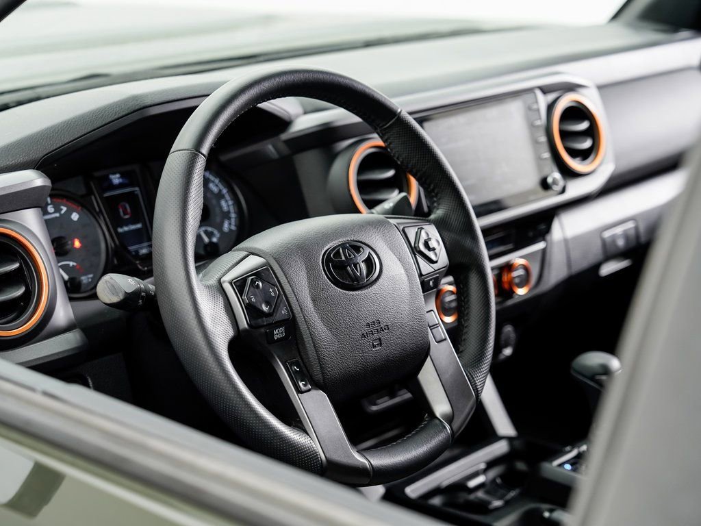 Used 2021 Toyota Tacoma TRD Sport AWD/4WD image 9