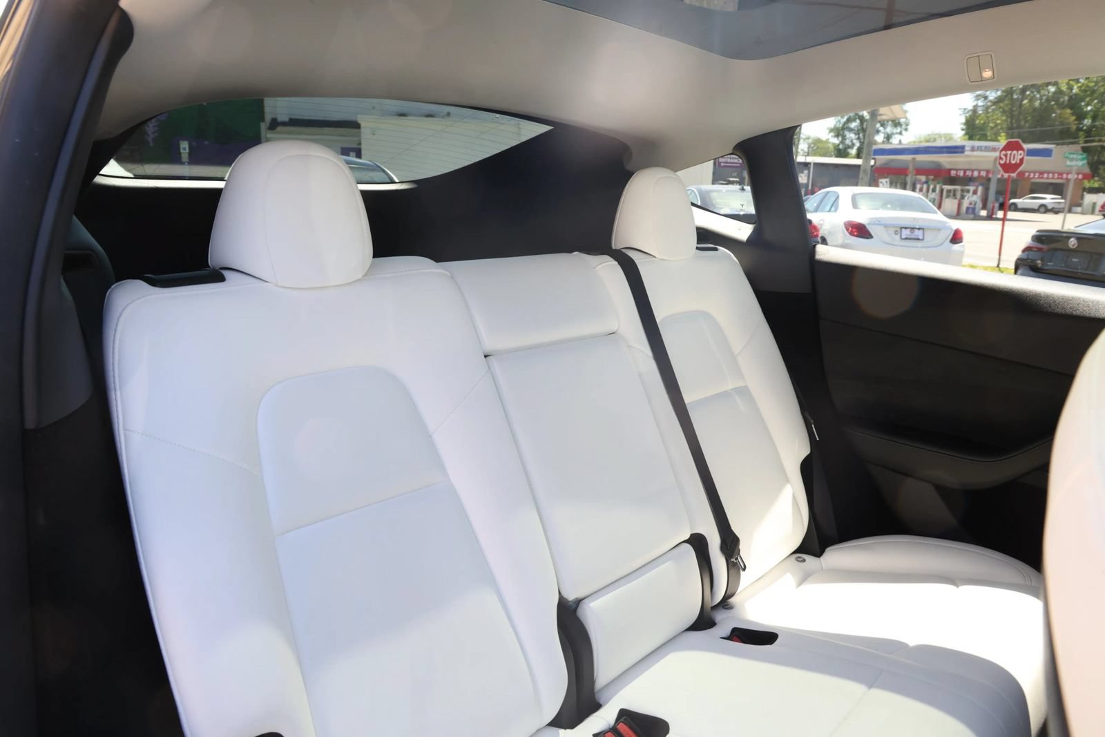 Used 2024 Tesla Model Y Long Range AWD/4WD image 29