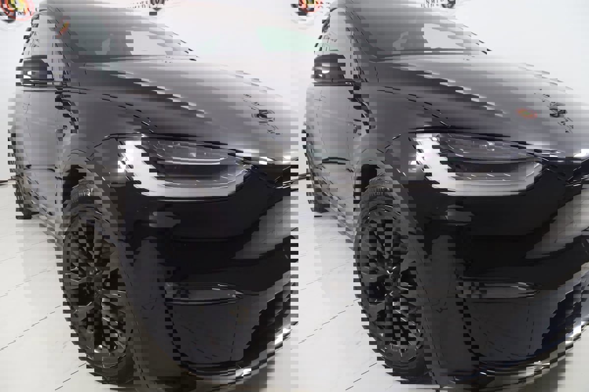 Used 2022 Tesla Model X image 22