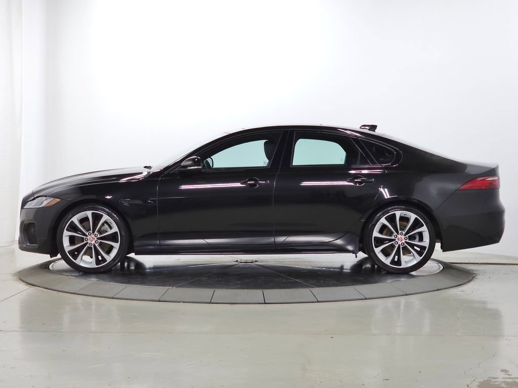 Used 2022 Jaguar XF R-Dynamic SE AWD/4WD image 2