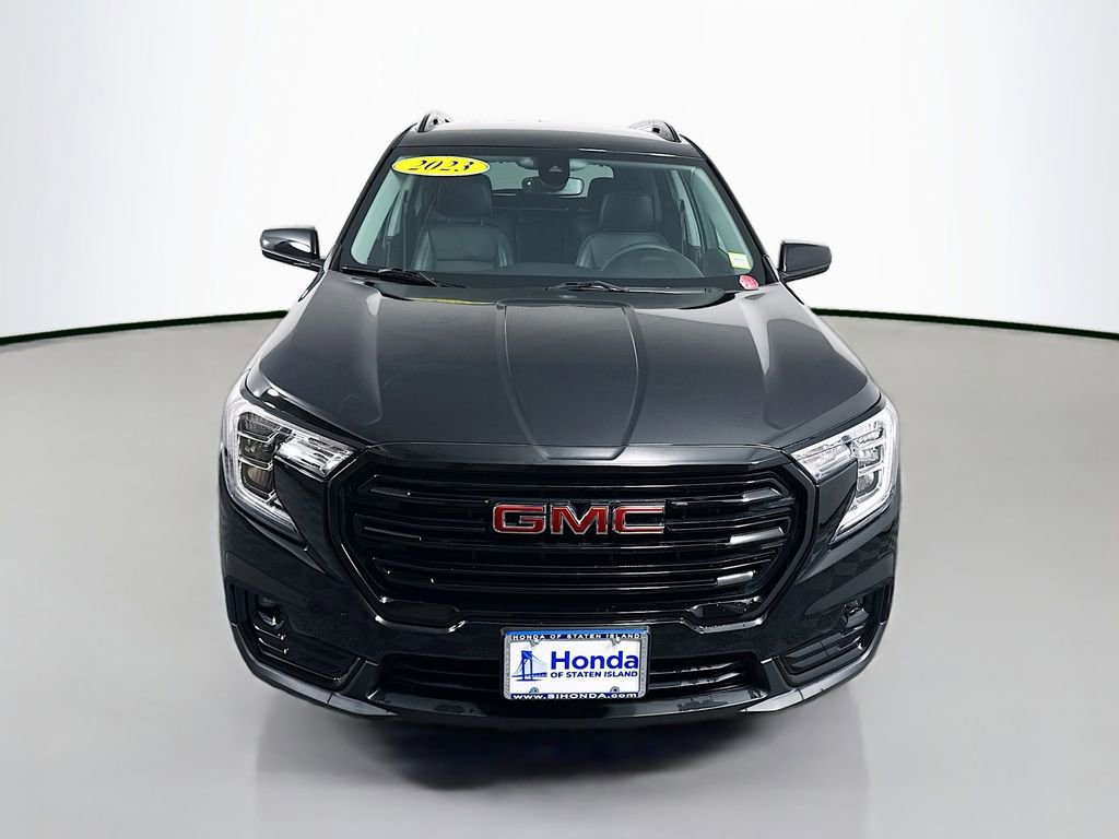 Used 2023 GMC Terrain SLT w/ Elevation Edition image 2