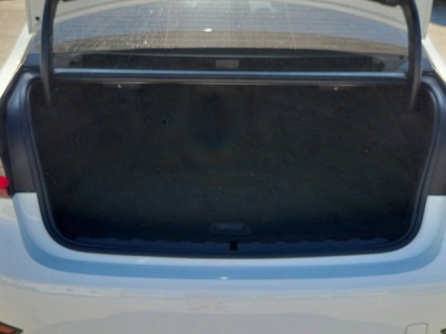 Used 2022 BMW 330e image 13