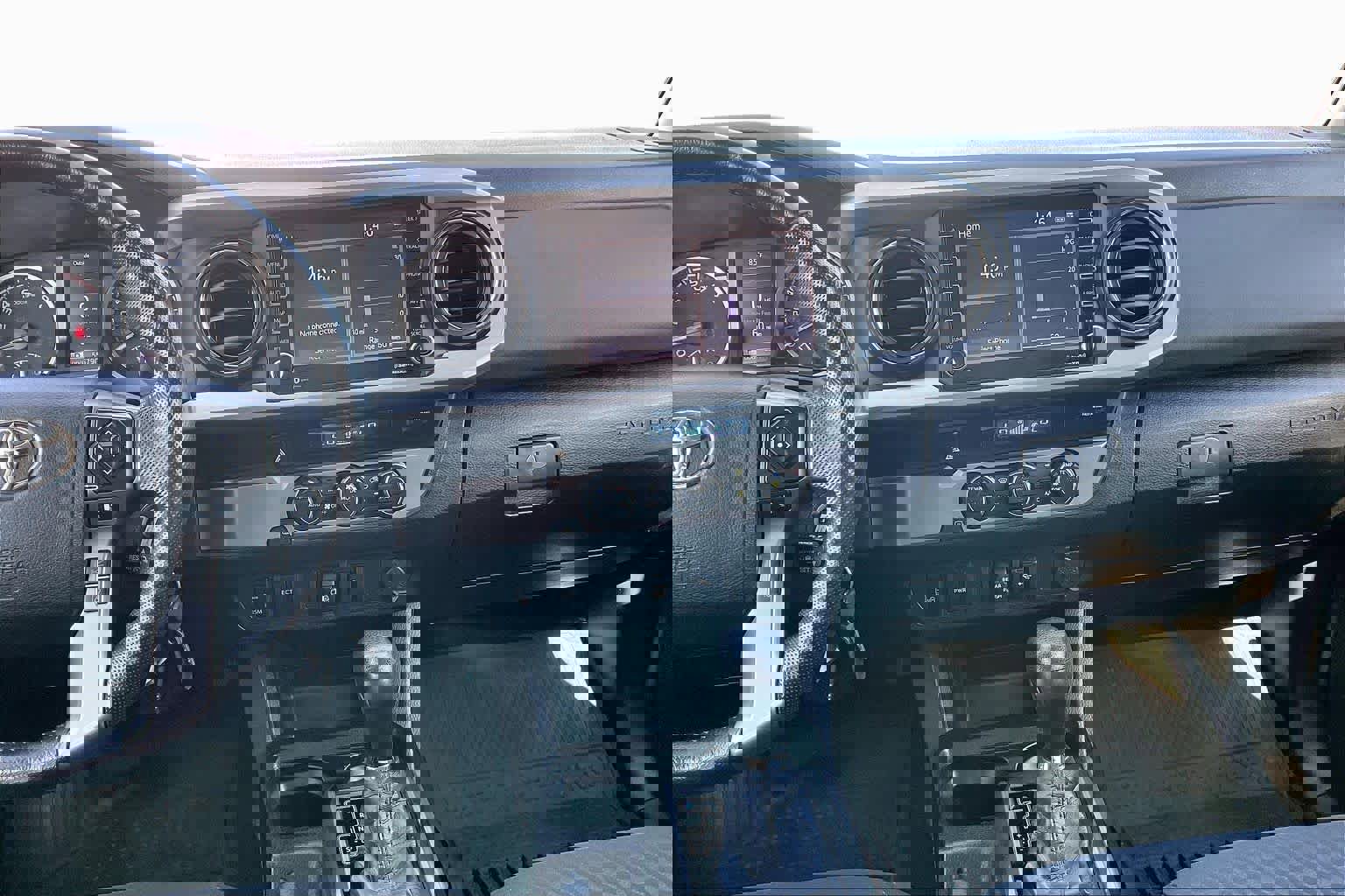 Used 2021 Toyota Tacoma SR5 w/ Trail Edition image 6