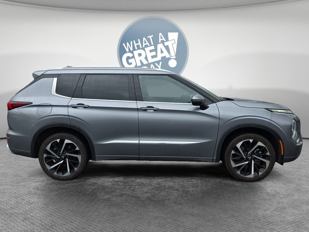 Used 2022 Mitsubishi Outlander SEL AWD/4WD image 2