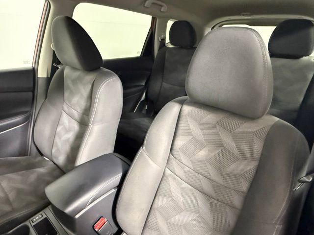 Used 2016 Nissan Rogue SV w/ SV Premium Package image 29