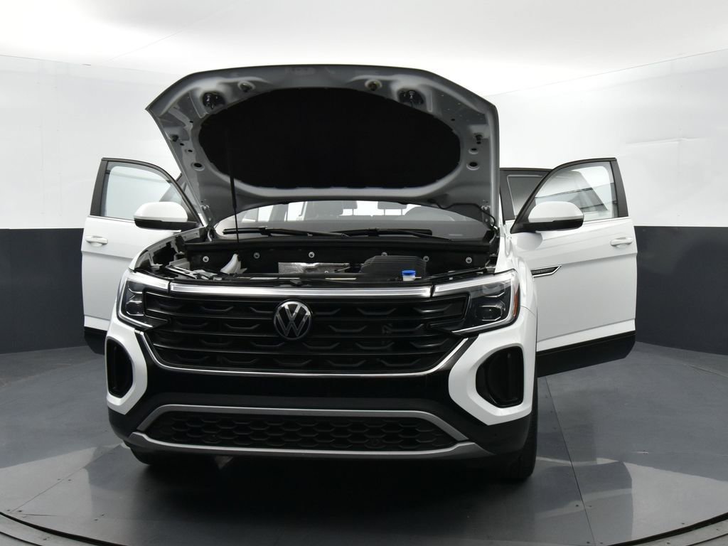 Used 2024 Volkswagen Atlas Cross Sport SE image 50
