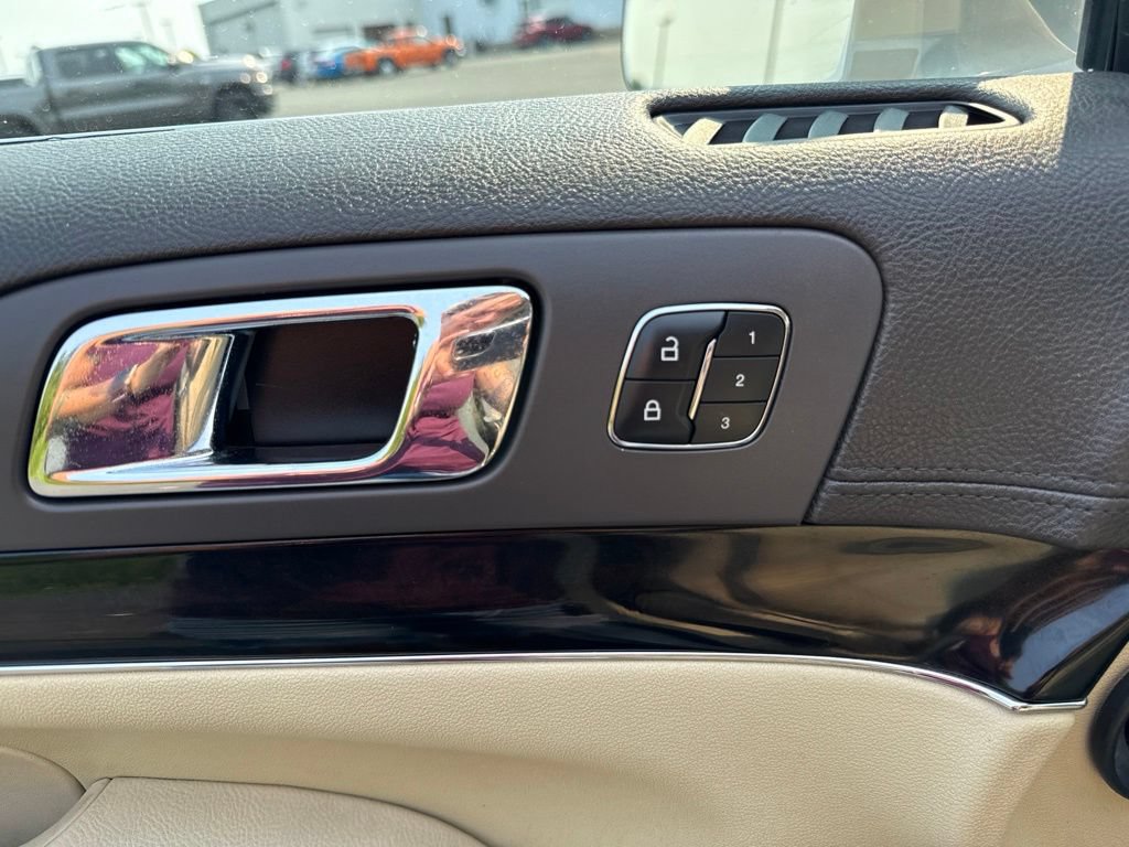 Used 2019 Lincoln MKT AWD image 30