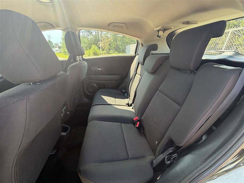 Used 2018 Honda HR-V LX image 18